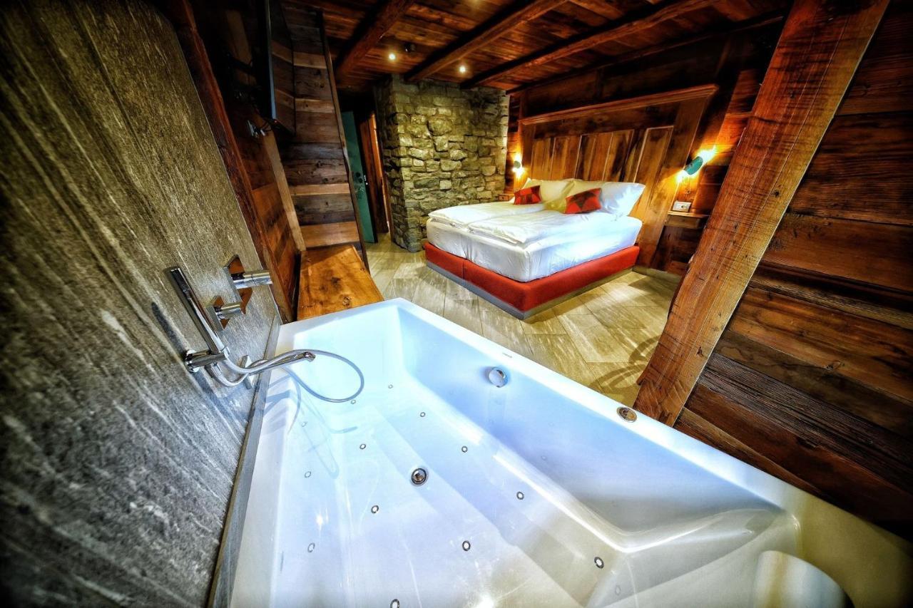 Hotel Cafe Quinson Relais De Charme Morgex Exterior foto