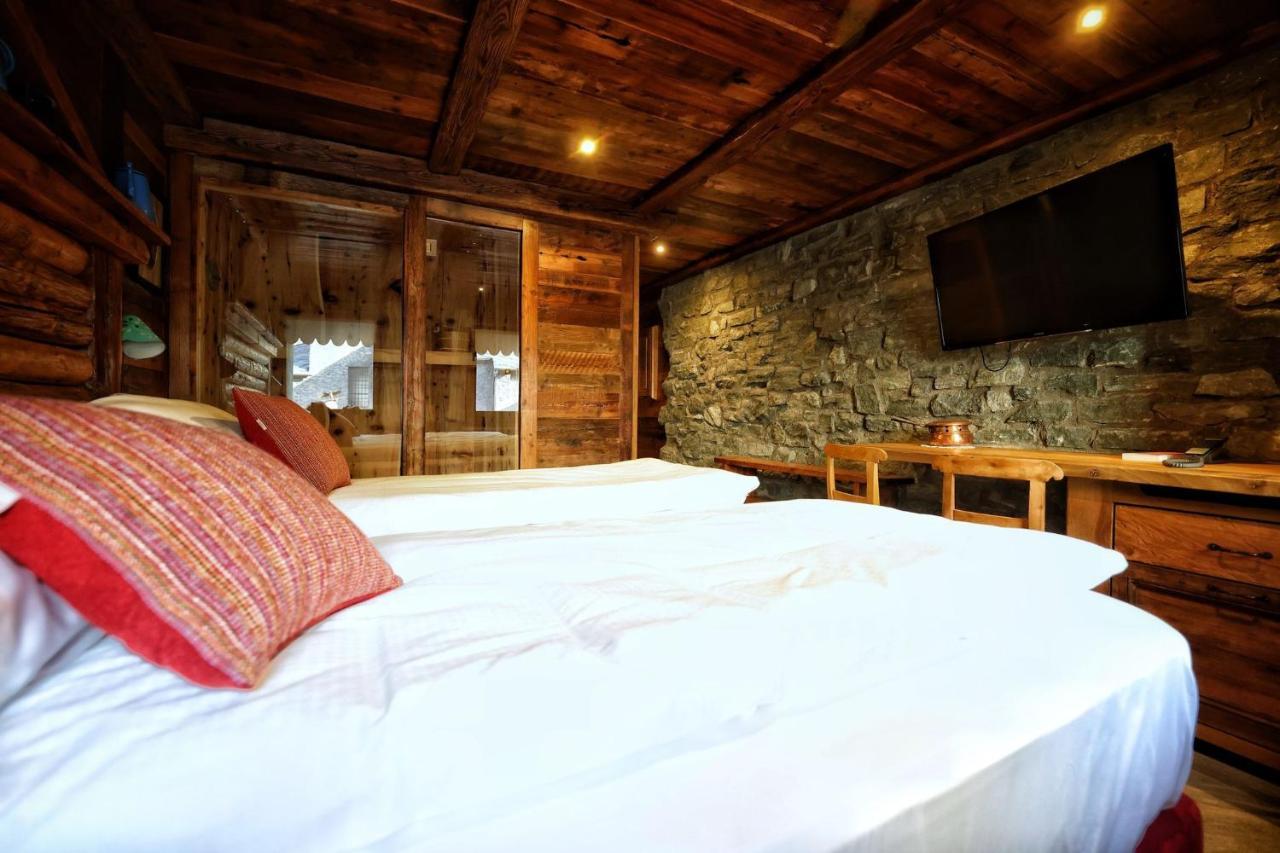 Hotel Cafe Quinson Relais De Charme Morgex Exterior foto